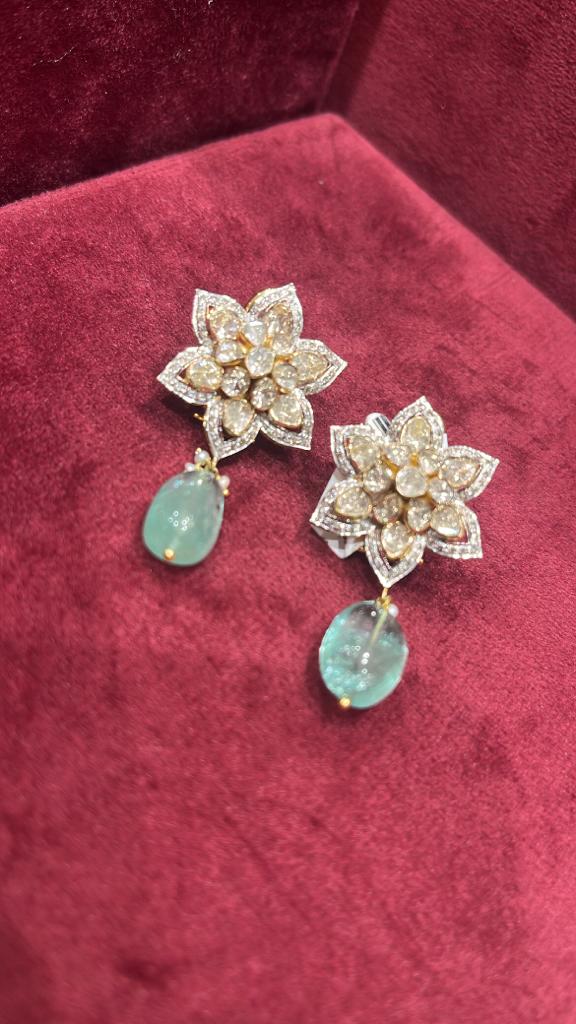 CLASSIC FLORAL EARRINGS