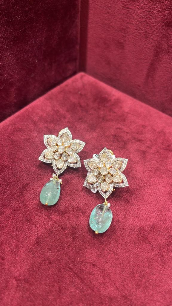 CLASSIC FLORAL EARRINGS