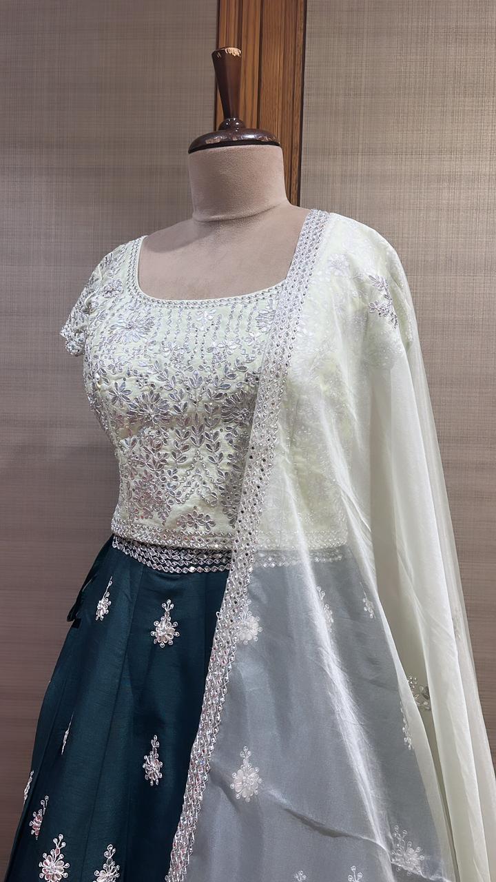 Opulent Elegance: Lehenga Choli Set with Zardozi Embellishments