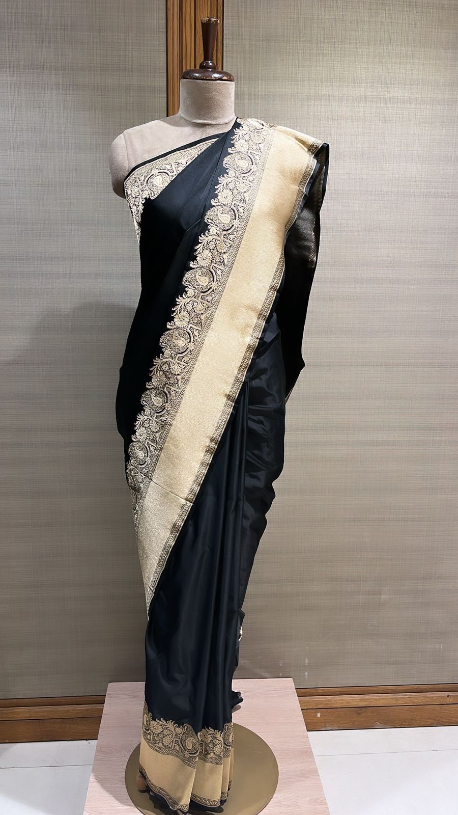 Timeless Elegance: Banarasi Black Saree Set in Luxurious Silk