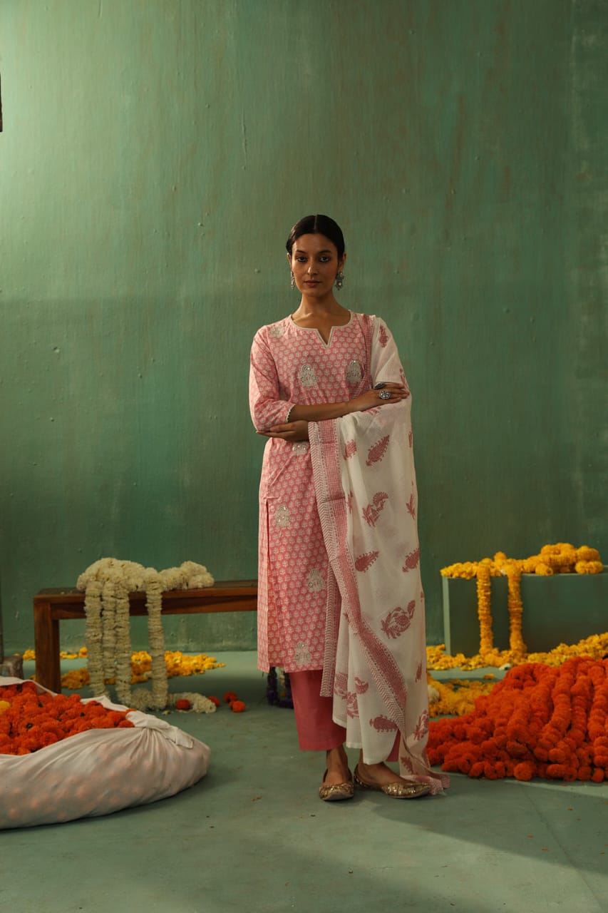 PINK STRAIGHT FIT COTTON SUIT SET (WITH PANTS AND DUPATTA)