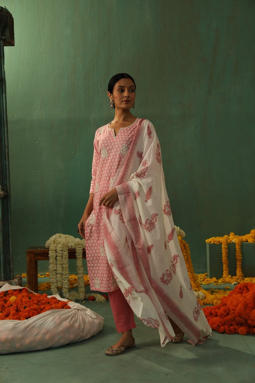 PINK STRAIGHT FIT COTTON SUIT SET (WITH PANTS AND DUPATTA)