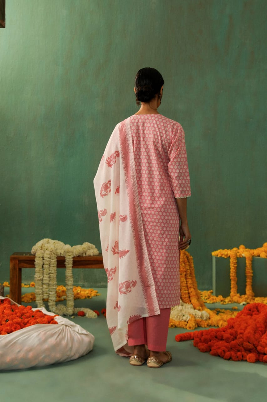 PINK STRAIGHT FIT COTTON SUIT SET (WITH PANTS AND DUPATTA)