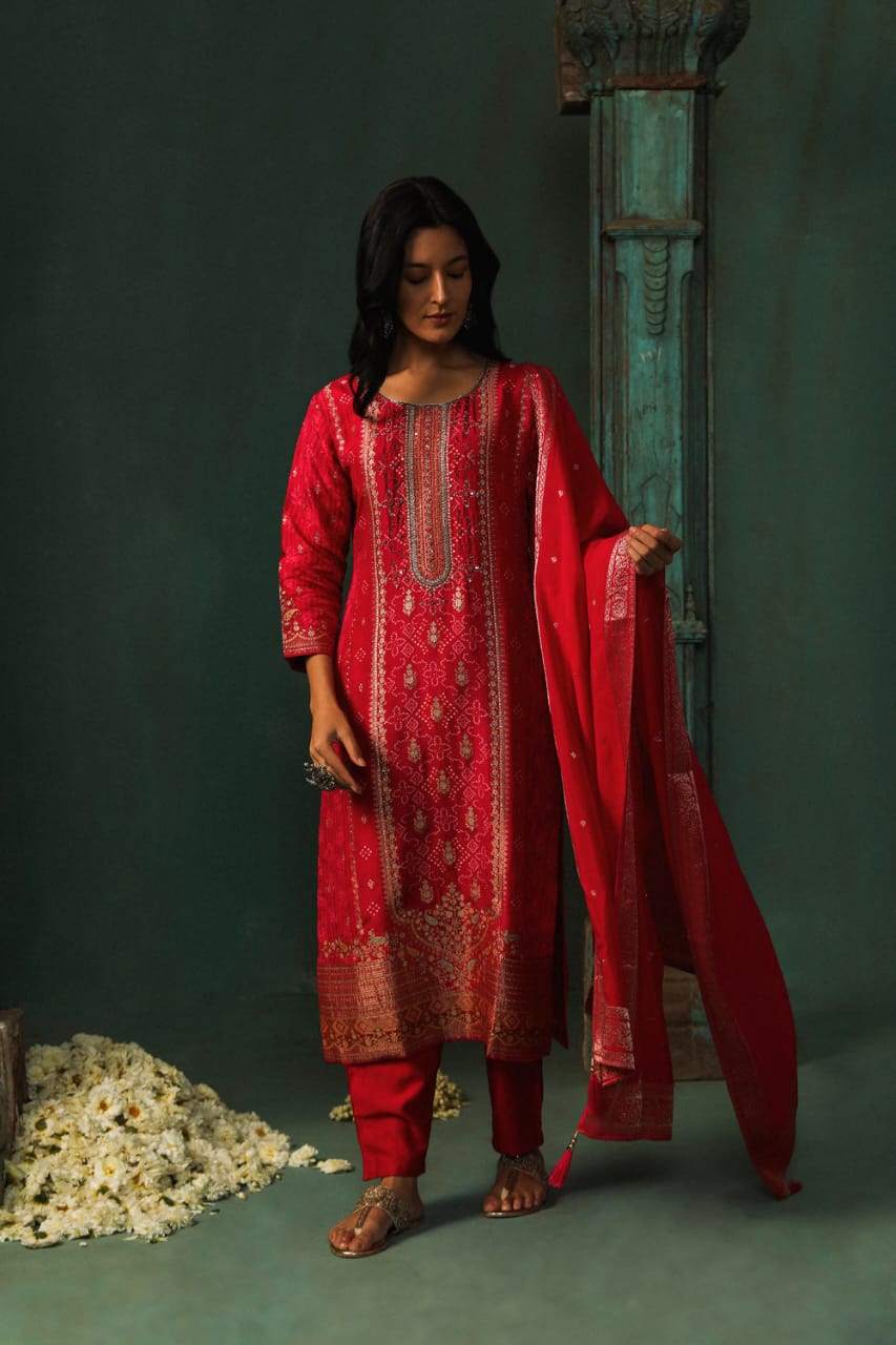PINK DOLA JACQUARD STRAIGHT FIT SUIT SET (WITH PANTS AND DUPATTA)