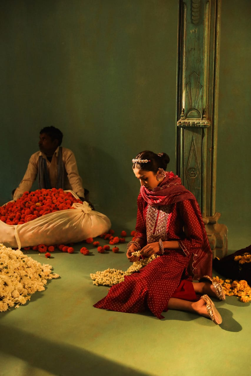 WINE STRAIGHT FIT CHANDERI SUIT SET (WITH PANTS AND DUPATTA)