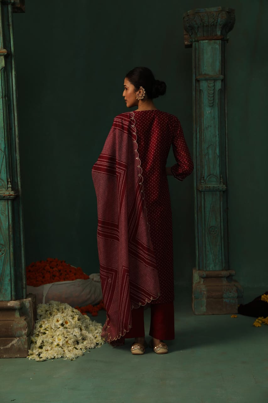 WINE STRAIGHT FIT CHANDERI SUIT SET (WITH PANTS AND DUPATTA)