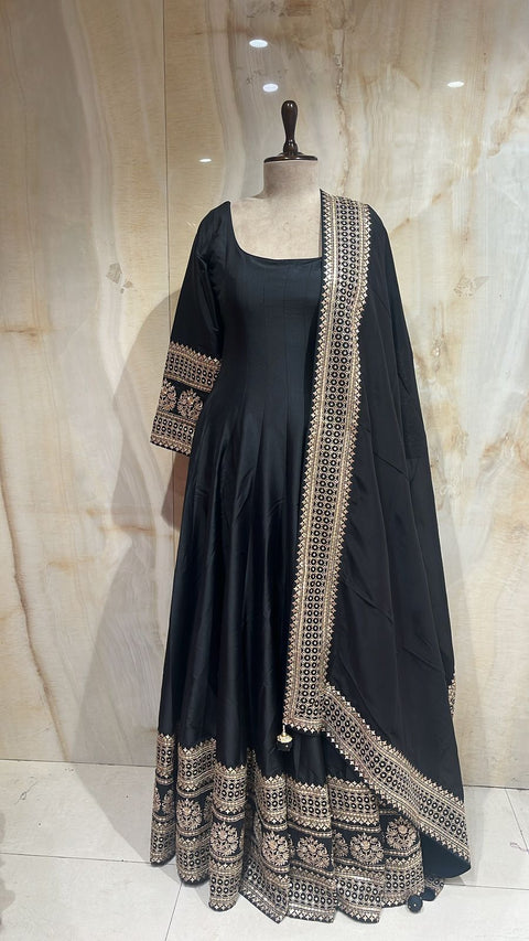 Timeless Black Floor-Touch Anarkali Suit.