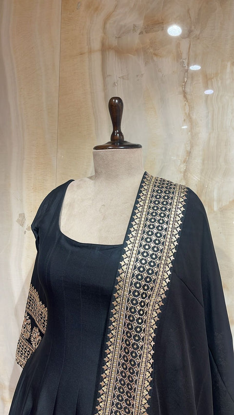 Timeless Black Floor-Touch Anarkali Suit.