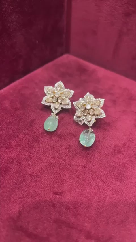 CLASSIC FLORAL EARRINGS